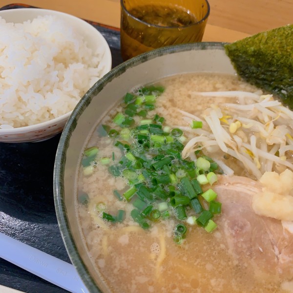 「にんたま醤油ラーメン」@にんたまラーメン 金沢T・S店の写真