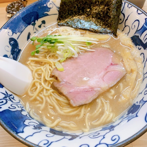 「鶏白湯中華そば」@麺屋 鶯 uguisuの写真