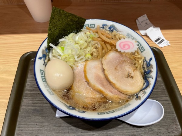 「チャーシューメン + 味玉」@舎鈴 西荻窪駅前店の写真