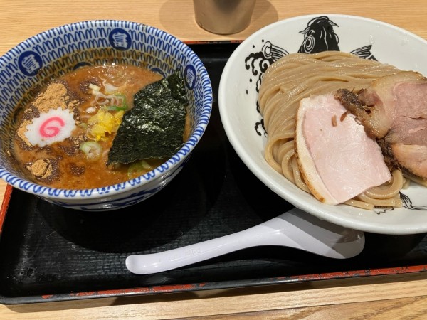 「濃厚つけ麺並950円＋すだち50円」@松戸富田麺業 千葉駅構内店の写真