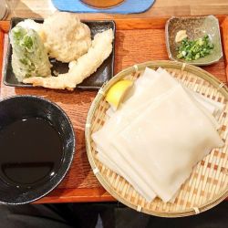 上天ざる(ひもかわ）