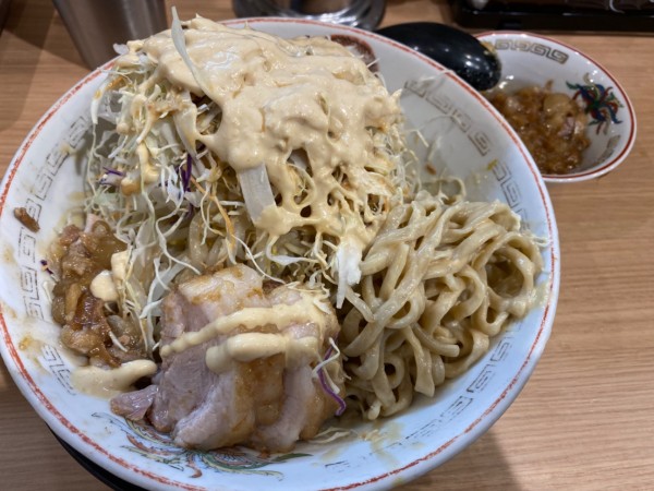 「冷やし中華＋肉脂 1050+100」@豚山 神保町店の写真