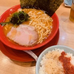 武蔵家ラーメン（並） 800円 ご飯 120円