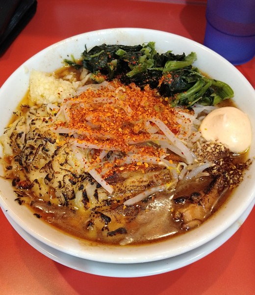 「辛いらーめんミニ+炙りチーズ､ほうれん草､アレ=明太マヨ」@麺屋 桐龍 久喜店の写真