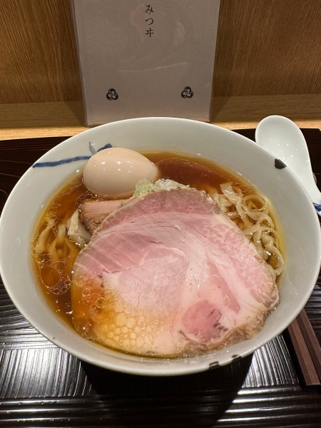 「醤油＋味玉　1200円」@麺 みつヰの写真