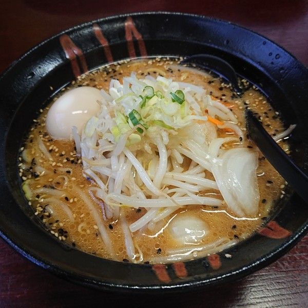 「味噌ラーメン煮卵トッピング」@らーめん いやどうもの写真