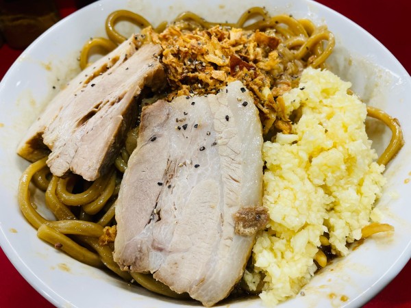 「まぜそば 麺:400g 980円」@あいすべきものすべてに ニュータウン店の写真