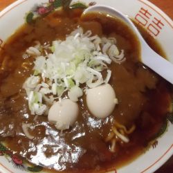 【期間限定】カレーラーメン(¥850)