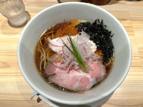 「青森拉麺（黒）バラ海苔」@拉麺·餃子 花秀の写真