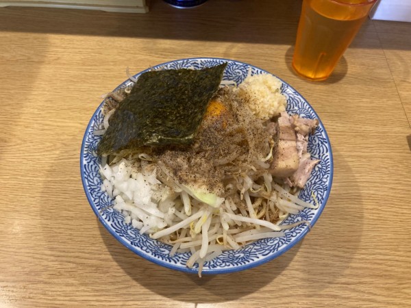 「まぜそば（辛味）大盛り1080円」@らーめん・つけめん 虎心の写真