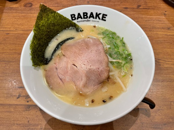 「らーめん白」@BABAKE 長崎街道かもめ市場店の写真