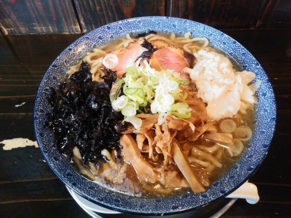 「豚煮干しそば　930円」@麺屋 葵の写真