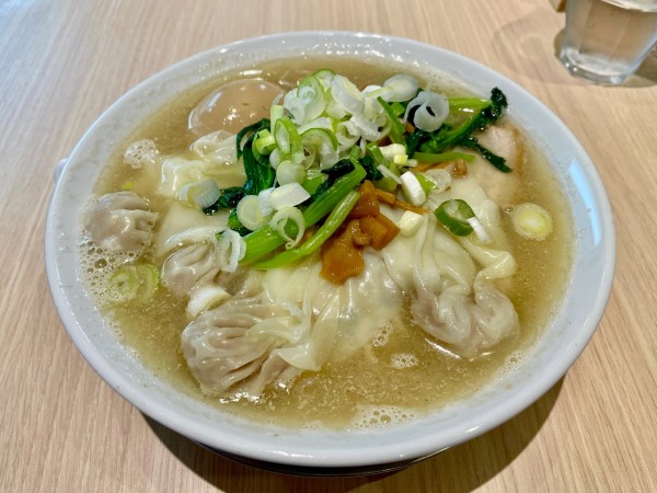 「サッポロ黒生 → ワンタンメン（塩）＋味付玉子」@桜上水 船越の写真