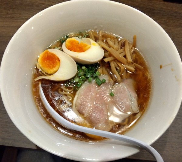 「中華そば（醤油）930円 ※サービス味玉」@中華そば みた葉の写真