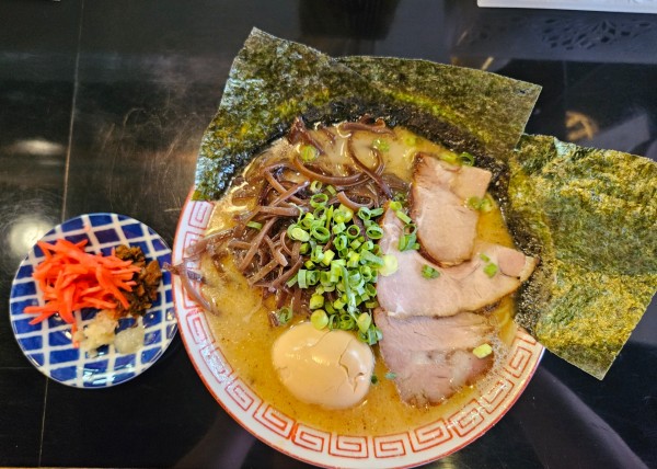 「魚介豚骨(特製)」@博多長浜らーめん 六角堂の写真