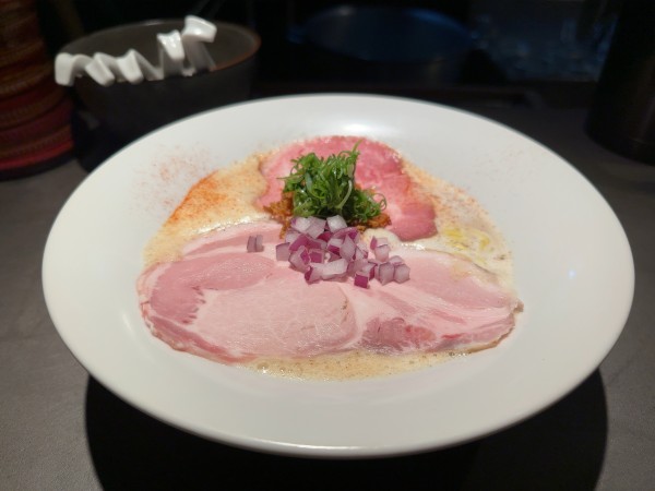 「魚介白湯ラーメン」@Ramen Afro Beatsの写真