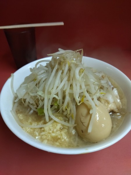 「少なめ、ヤサイ少なめ、ニンニク多め、味玉」@ラーメン二郎 ひばりヶ丘駅前店の写真