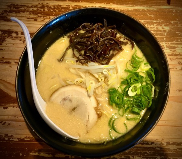 「白ラーメン(大盛無料850¥)」@博多 龍ノ髭 宇都宮店の写真