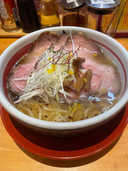 「極チャーシュー麺　麺大盛り」@大阪塩系ラーメン しおやの写真
