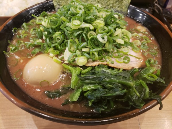 「並ラーメン＋九条ネギ＋味玉」@横浜家系ラーメン 武虎家 尾山台店の写真