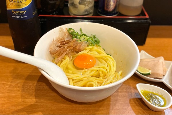 「冷やし釜玉麺 ¥950」@らぁ麺半七 和田町店の写真
