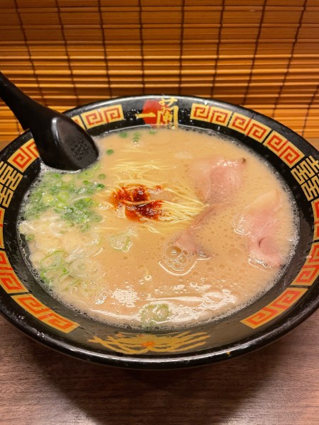 「天然とんこつらーめん」@一蘭 横浜西口店の写真