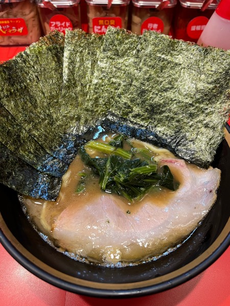 「ラーメン並、のり増し」@横浜家系総本山 吉村家直系店 ラーメン内田家の写真