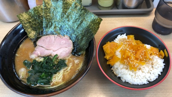 「ラーメン」@横浜ラーメン 武蔵家 北千住店の写真