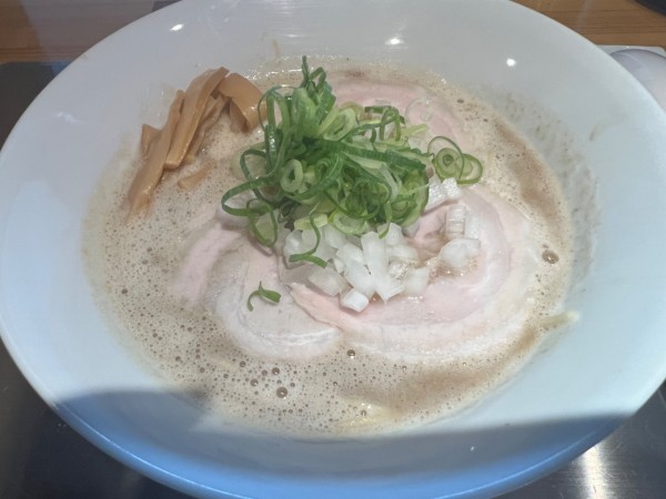 「鶏ぱいたんしおらーめん(950円)」@鶏之諺の写真