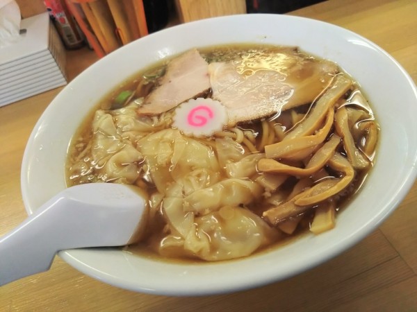 「中華そば 手打ち麺700円、ワンタン100円」@中華そば すわの写真