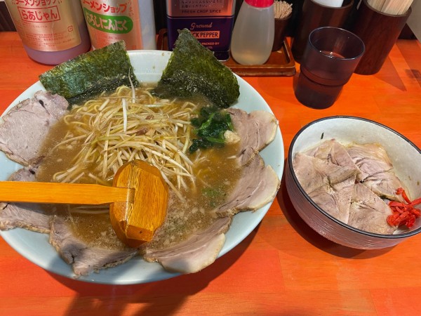 「ネギチャーシューメン（中盛）＋チャーシュー丼」@ラーメンショップ椿 春日部南桜井店の写真