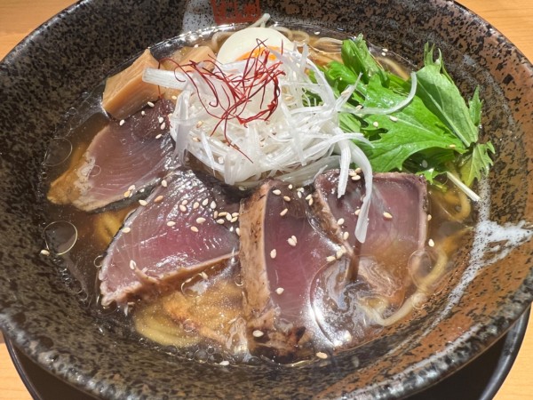 「【7‣8月限定】鰹冷やしらーめん(1100円)」@らーめん鶴武者の写真