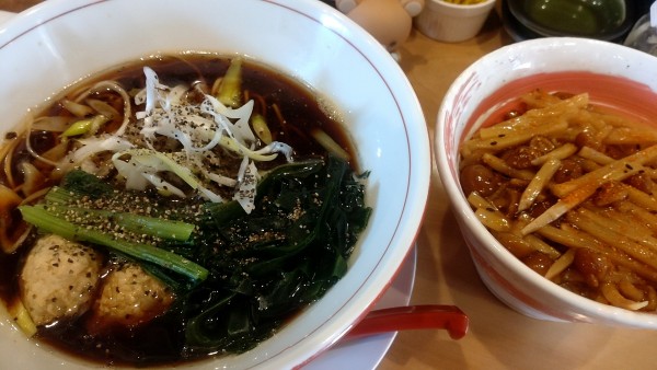 「国済寺ブラック拉麺(800円税込)＋きまぐれ(200円税込)」@原口商店の写真