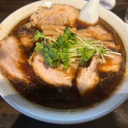 じらい屋　チャーシュー麺　1030円