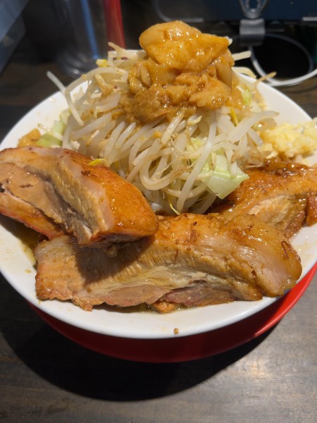 「らーめん+ブタ2枚」@麺と飯 トンじろの写真
