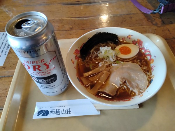 「西穂ラーメン(醤油)¥1000+スーパードライＬ缶¥800-」@西穂山荘レストハウスの写真
