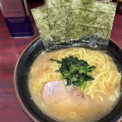 醤油とんこつラーメン中盛バリカタ900円