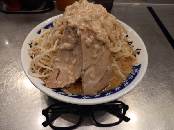 「ラーメン(野菜多め・脂マシマシ)」@らーめん大 大森店の写真