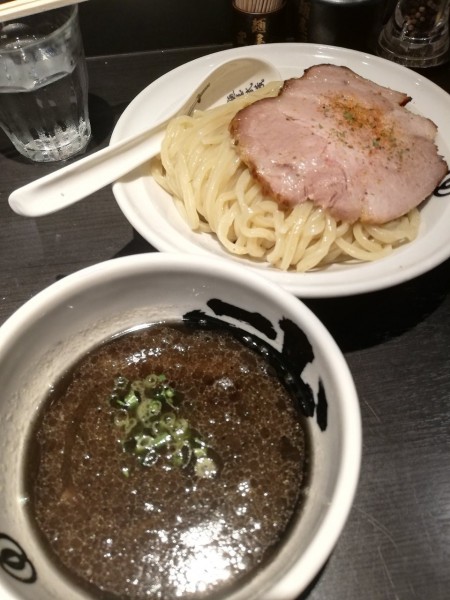 「濃厚黒つけ麺」@麺屋武蔵 武骨相傳の写真