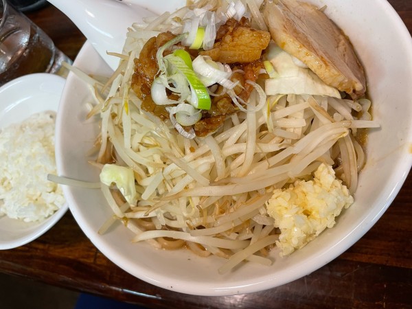 「小ラーメン（780円）,ライス並（100円）」@豚星の写真