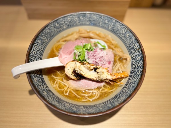 「淡麗伊勢海老中華そば890円」@地鶏と伊勢海老 中華そば頑の写真