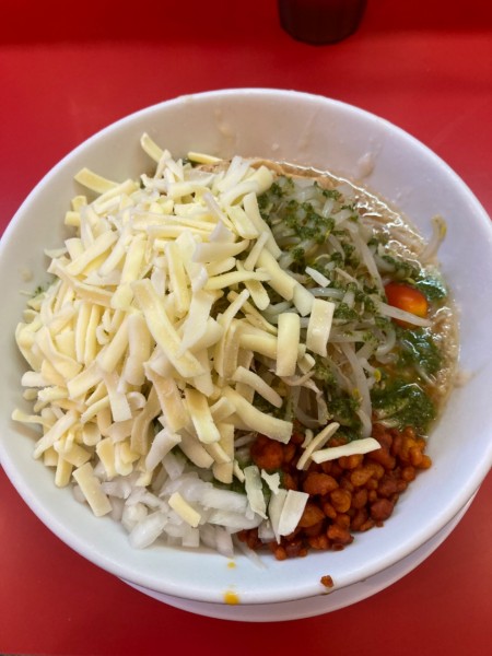 「冷やしトマトラーメン 玉ねぎ 辛玉 ラーパス チーズ」@自家製麺 ダイサンの写真