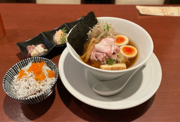 「【限定】冷やし煮干しらぁ麺¥1100、海鮮丼¥500」@酒肴場 屯の写真