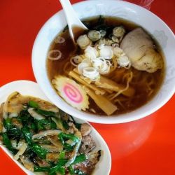 ラーメン￥500＋レバニラ炒め￥550
