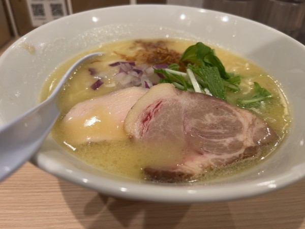 「鶏白湯らぁ麺」@らぁ麺 なとりの写真