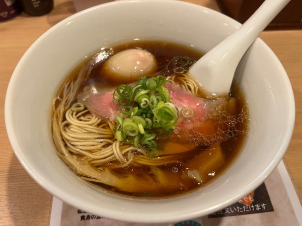 「醤油らぁめん味玉」@らぁ麺 みうらの写真