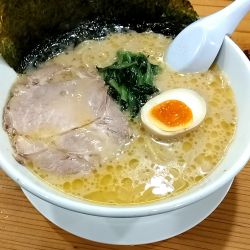 家系ラーメン900円