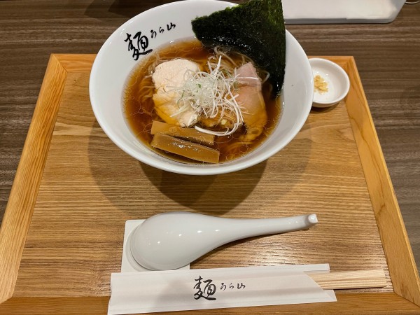 「醤油ラーメン」@麺うら山 栄本店の写真