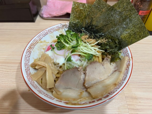 「得のせ武蔵野油そば」@武蔵野アブラ學会 神田店の写真