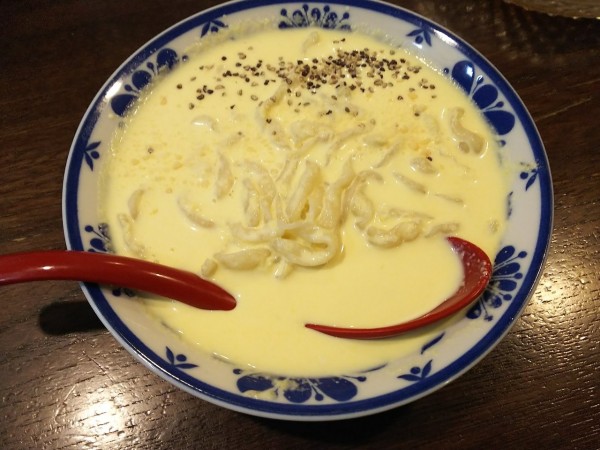 「嶽きみの冷やしポタージュそば」@立ち呑み居酒屋 金町製麺の写真